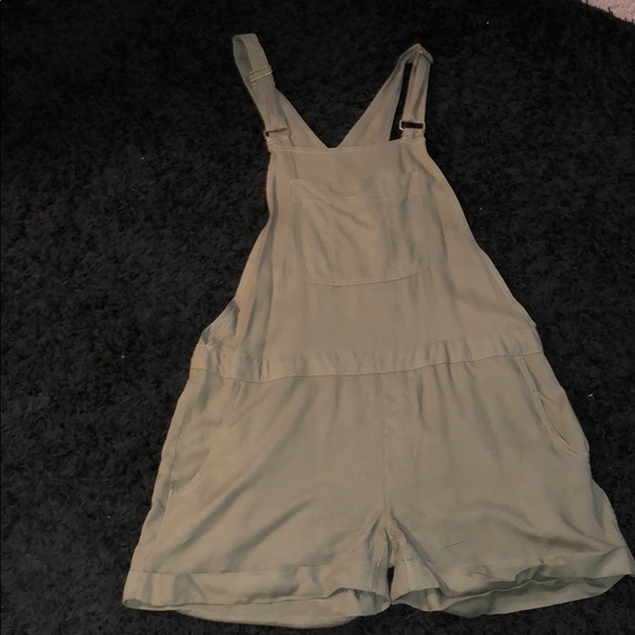 American Eagle overall shorts